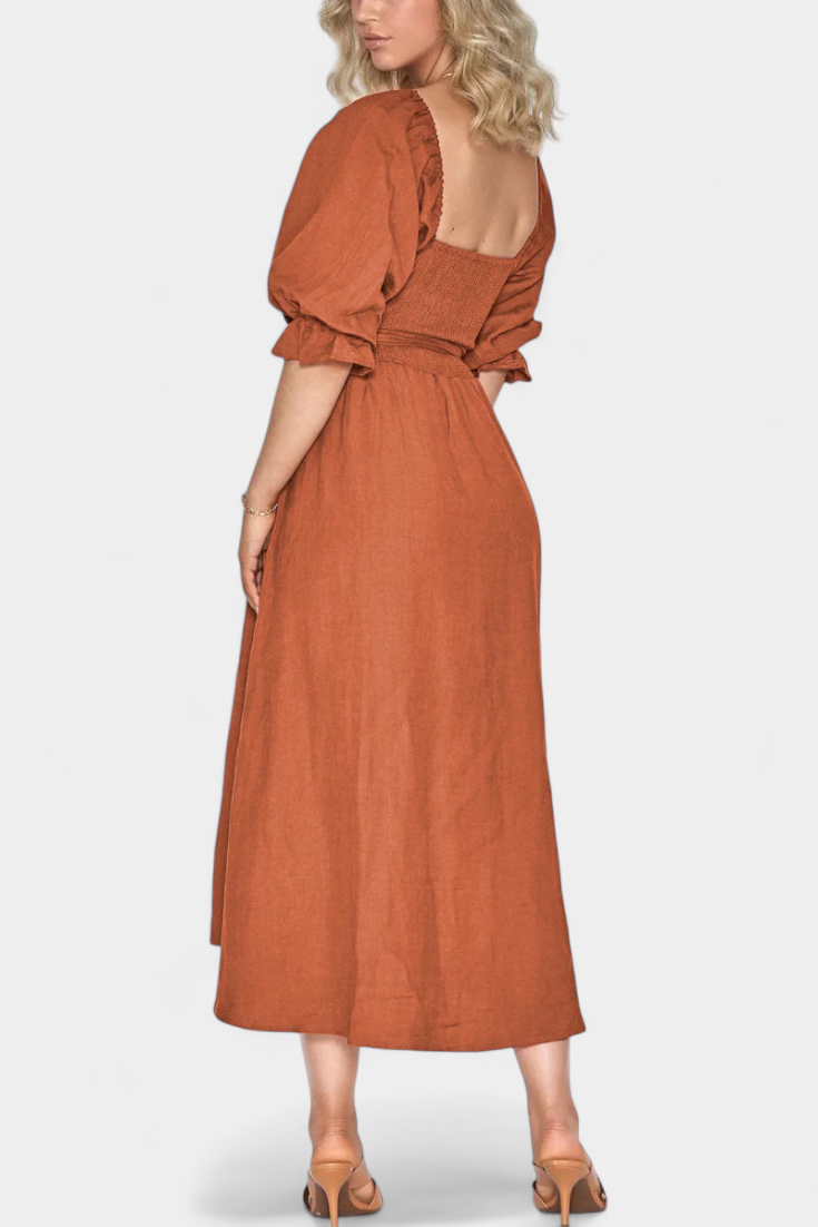 Petra Vestido Midi de Dos Niveles con Cuerpo Fruncido