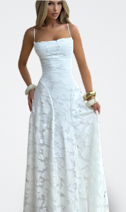 Clarise Vestido Blanco con Relieve Floral